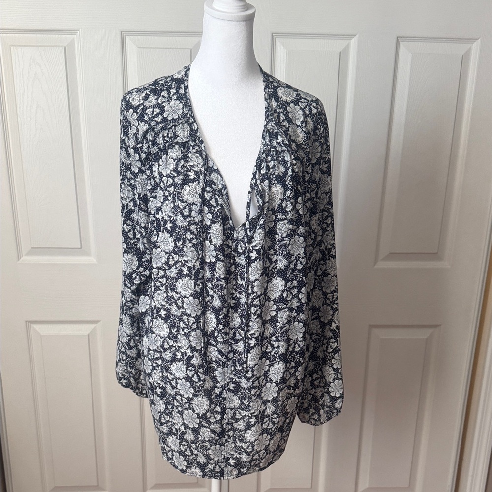 LOFT Black and White Floral Blouse